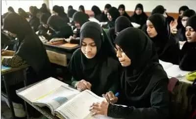 लिंगभेद आणि धर्मभेदाविरोधातला मुस्लिम महिलांचा संघर्ष