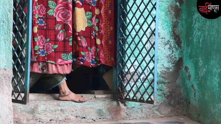 समाज जरी त्यांना वेश्या म्हणत असला  तरी, त्या मात्र स्वत:ला ‘हरदासी’ समजतात…!