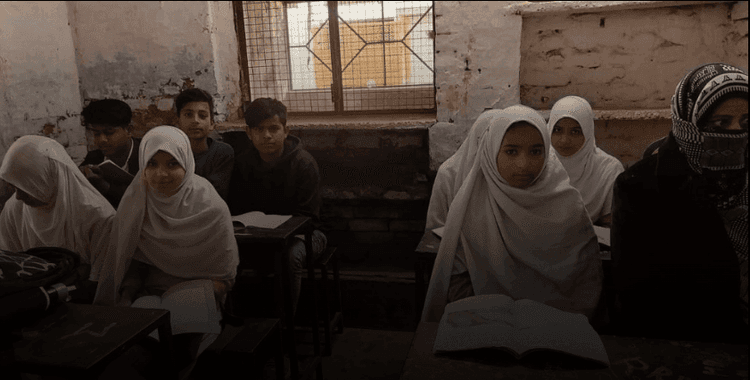 उत्तर प्रदेशात मदरशांचा पैसा संपलाय आणि विद्यार्थ्यांची स्वप्नंही…