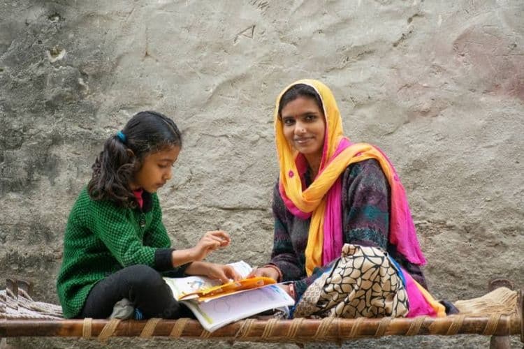 आईचे नाव फक्त एक गोड समजूत; बाकी काही नाही…