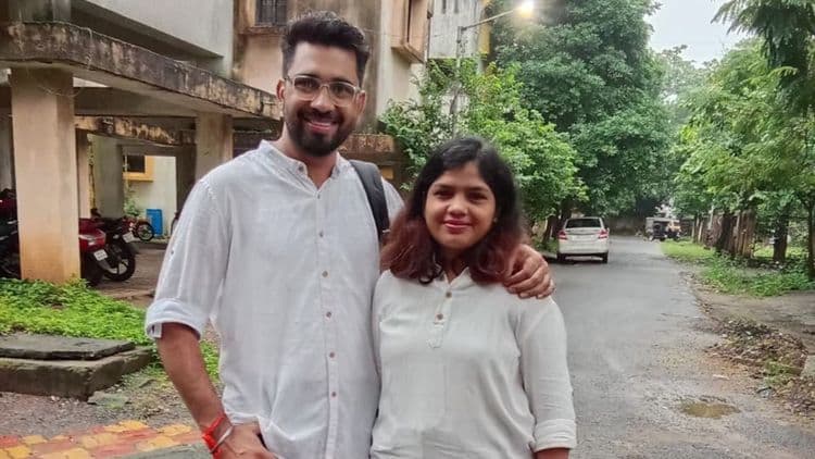 ‘सरेंडर’साठी भूपतीला राजी करणाऱ्या, एका माओवादी जोडप्याची विलक्षण प्रेमकहाणी…!